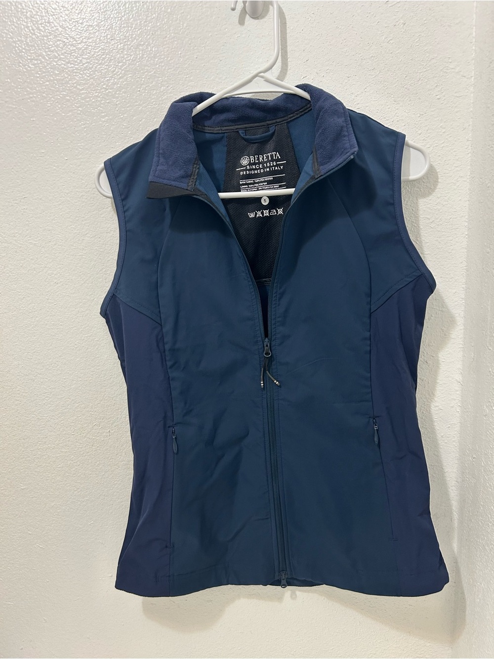 Beretta Women's Navy Softshell Vest with Fleece Collar